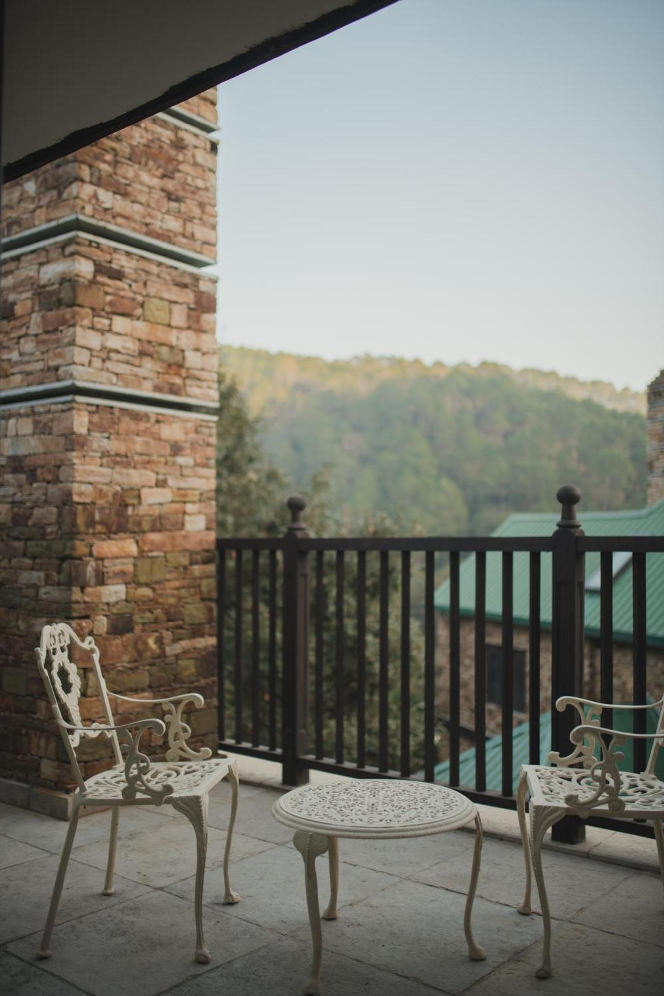 Brij Atmanya Bhowali, Nainital, A Luxury Mountain Escape Buitenkant foto